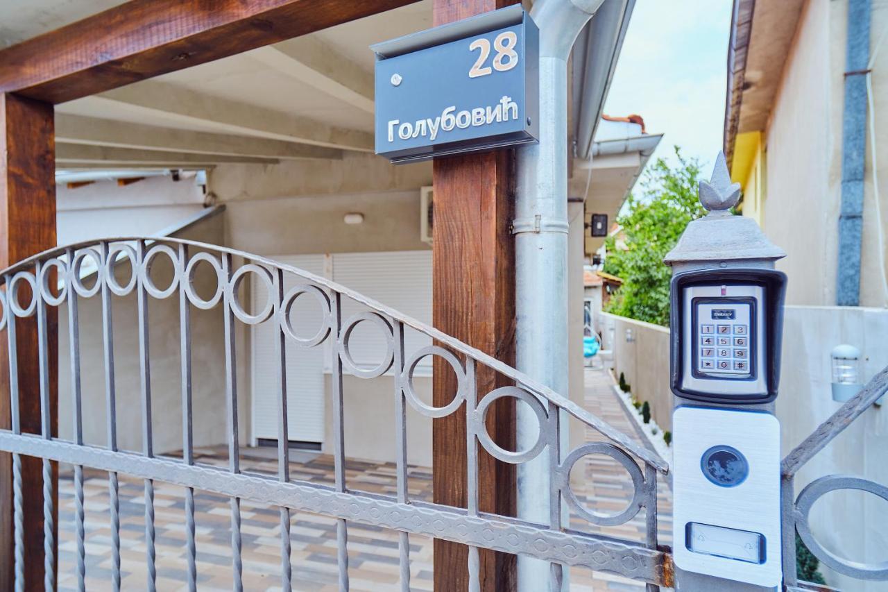 La Lorre Lux Apartment ياغودينا المظهر الخارجي الصورة